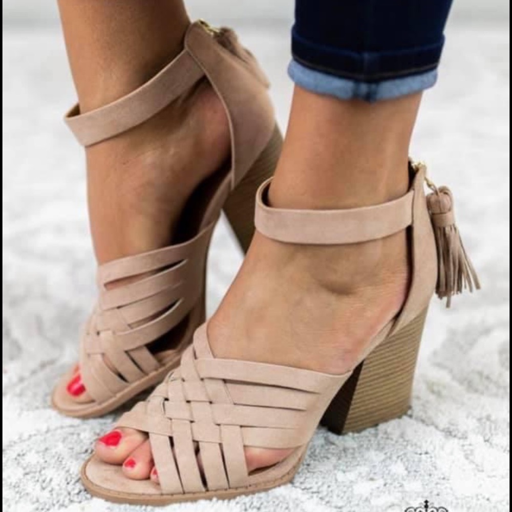 Chunky Heel Sandal- Qupid brand. NEW IN BOX!Size 9